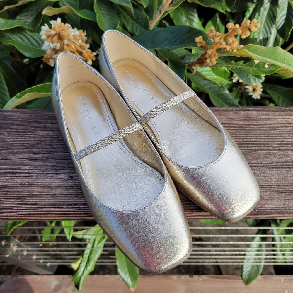 Marc Fisher LTD Garissa Mary Jane flats in a gold metallic finish size 7